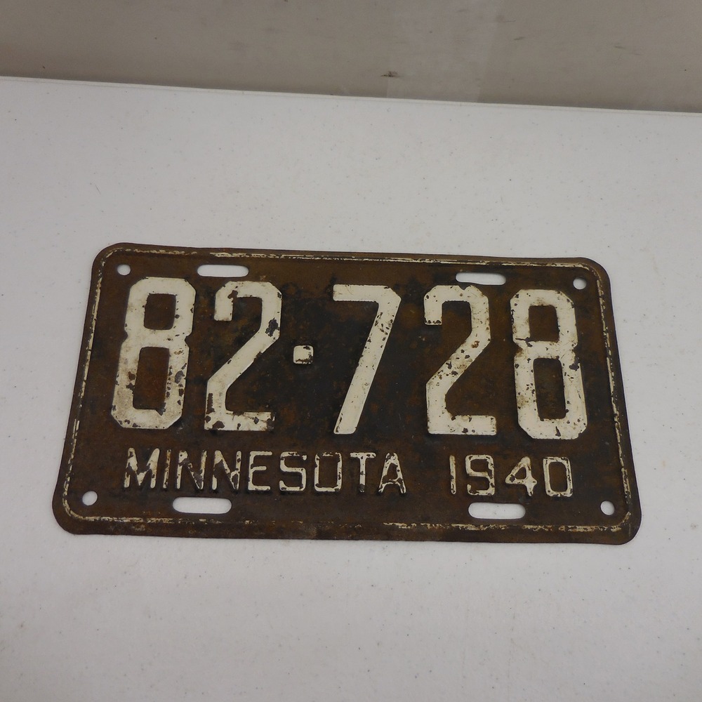 Vintage 1940 Minnesota License Plate 82-728 Rustic Antique Decor Automobilia
